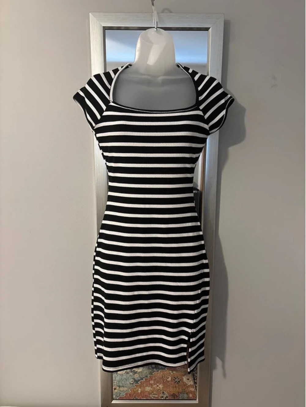 No Comment Women’s Black White Striped Cutout Bodycon Mini Dress Size Small